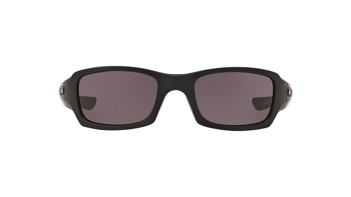 Oakley 0OO9238 Sunglasses in Black | Target Optical