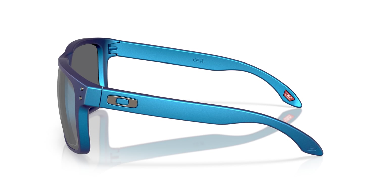【Oakley】★限定商品 ★新作 ★ユニセックス ★関税込 Oakley Oakley Sunglasses in Black | Target Optical